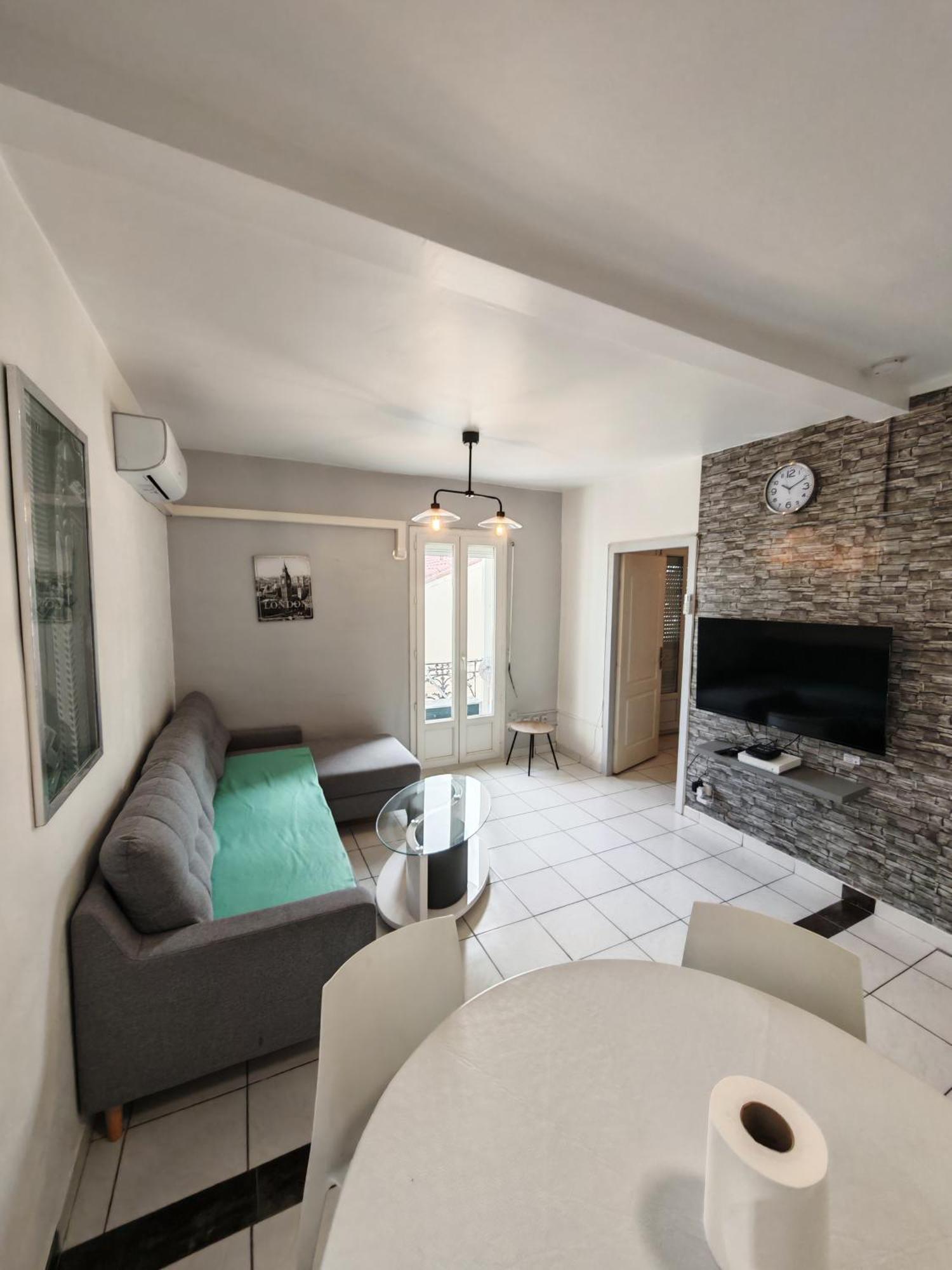 F1 200 Metre De La Gare Apartment Perpignan Exterior photo